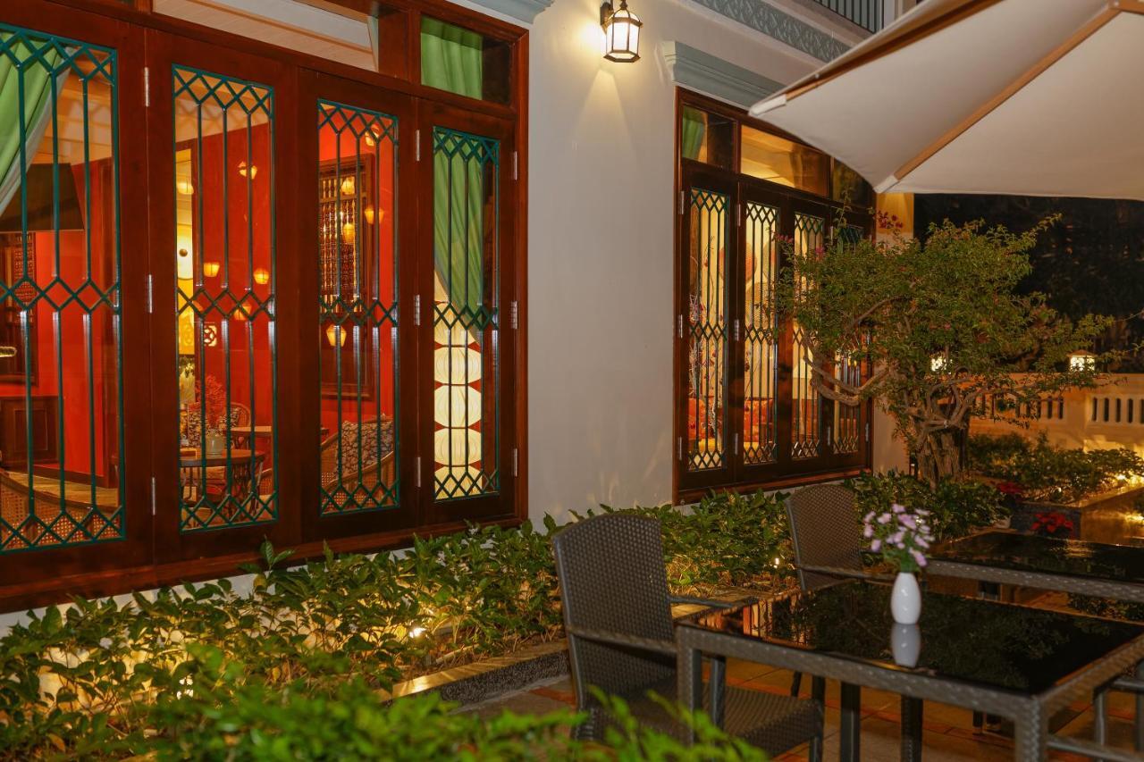Cozy Savvy Boutique Hotel Hoi An Luaran gambar The interior of the restaurant