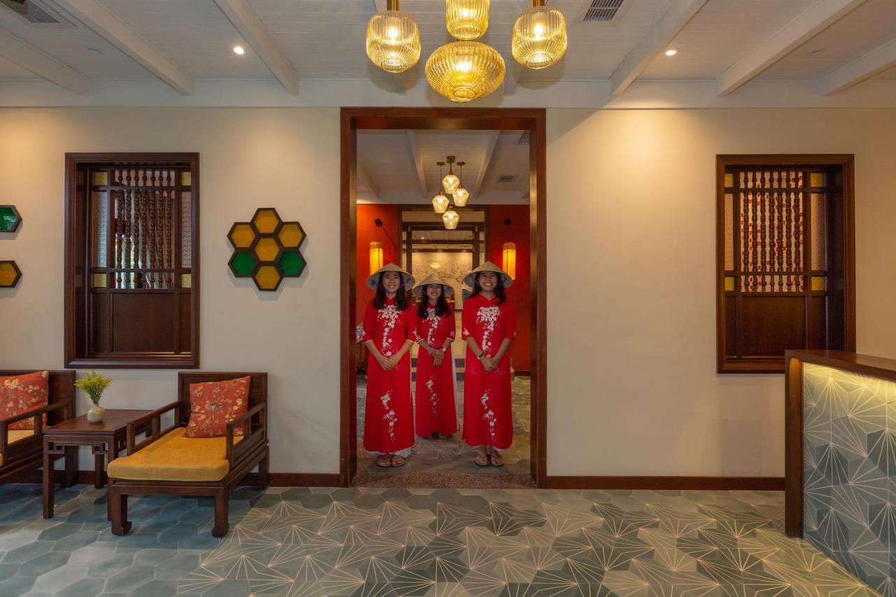 Cozy Savvy Boutique Hotel Hoi An Luaran gambar The lobby of the hotel